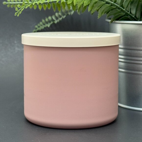 BBW Raspberries & Whipped Vanilla White Barn Bath & Body Works 3 Wick Candle - Picture 2 of 10